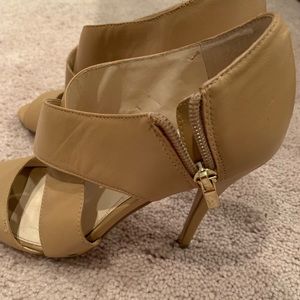 Nine West a must have for this Spring 🌸🌼Beautiful and Classy 👠 open toe heels